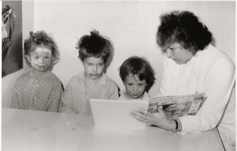 Paní učitelka Kačerová, 1989